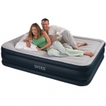 Надувная кровать Intex с встроеным насосом Deluxe Pillow Rest Raised
